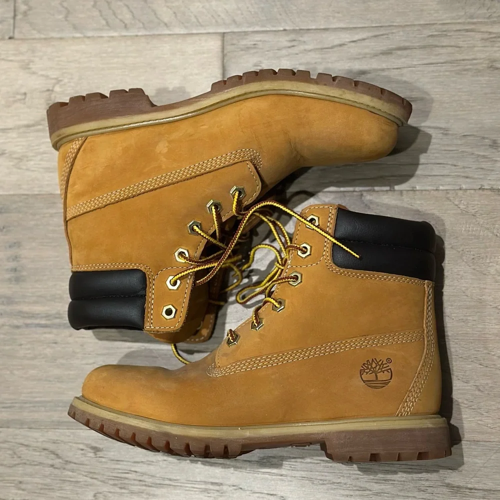 Women’s timberland boots 7.5 - Picture 4 of 4